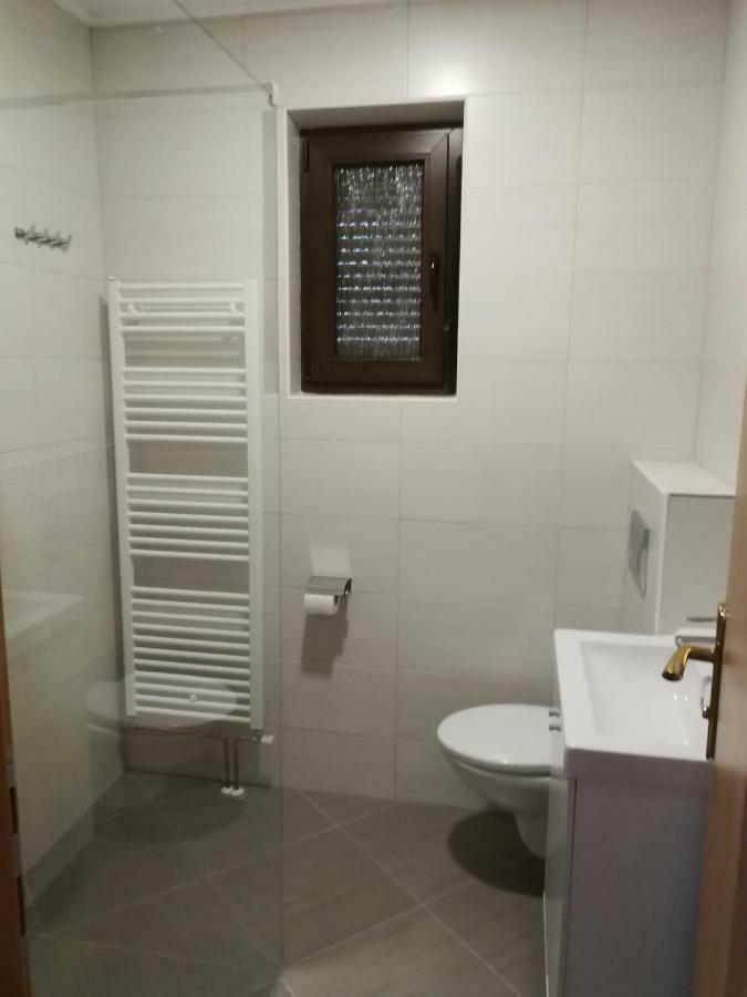 Apartmant & Room Bruna Drežnik Grad Exteriér fotografie